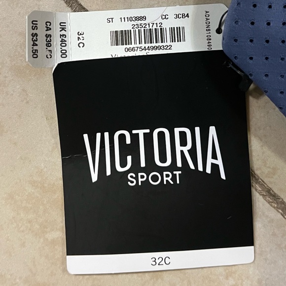 Victoria’s Secret Sport Bra 32C sold together - Picture 2 of 5